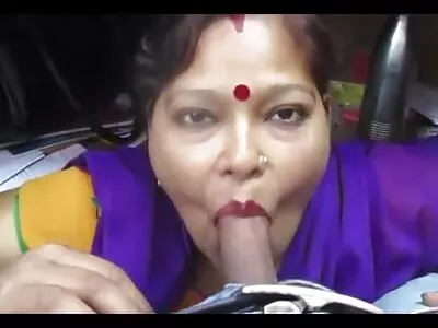യൂറോ ക്യൂട്ടി ഒരു സെക്‌സി സർവേ വീഡിയോ എടുക്കുന്നു (നെസ്റ്റി)